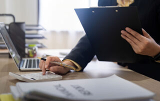 How Comp Central’s Custom Programs Help Brokers Meet Diverse Client Needs